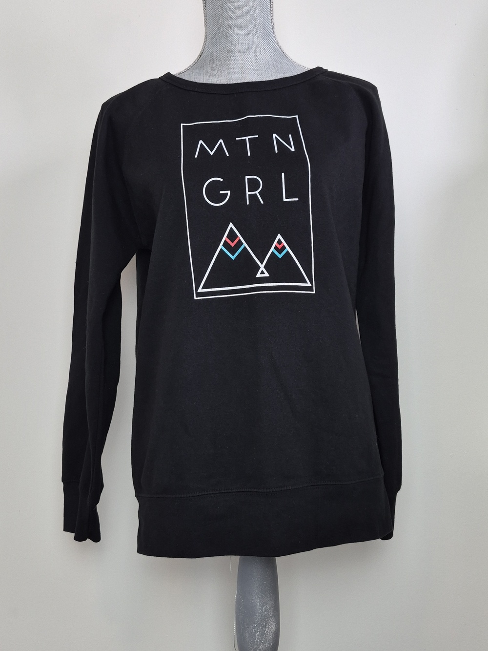 Lace Brick Design XL Black MTN GRL Pullover Sweater